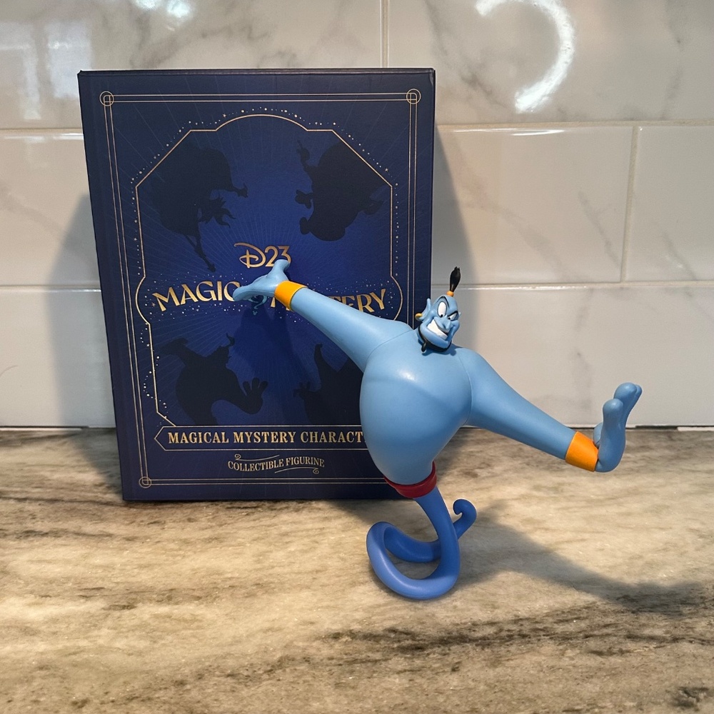 D23 GENIE Collectible Vinyl Figure 2024 Aladdin Magic & Mystery Gold Member NEW